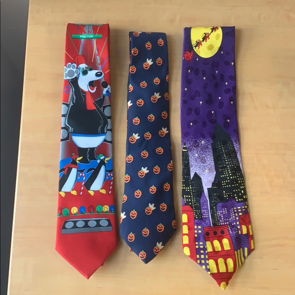 Holiday tie bundle